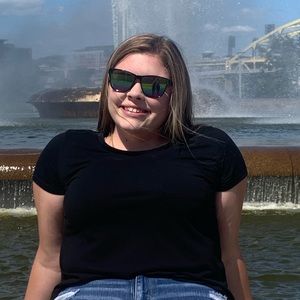 Meet your Posher, Kayla